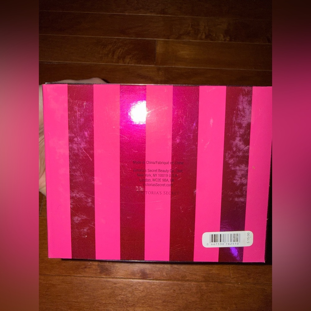 Victoria’s Secret 2012 Holiday Ornament - Picture 4 of 5